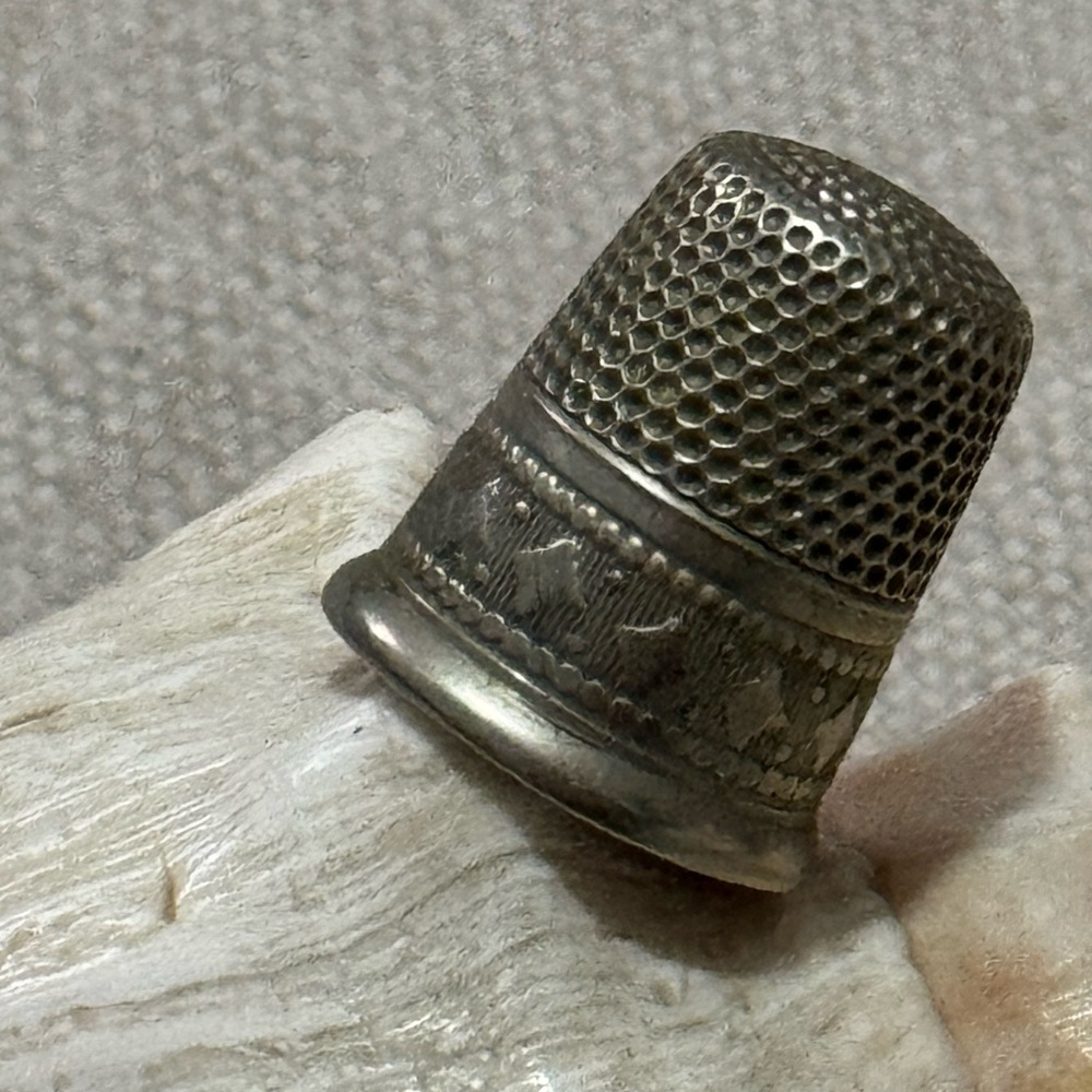 Vintage Silver Thimble-Stamped England-Lightly Used Condition as Pictured - Picture 14 of 15